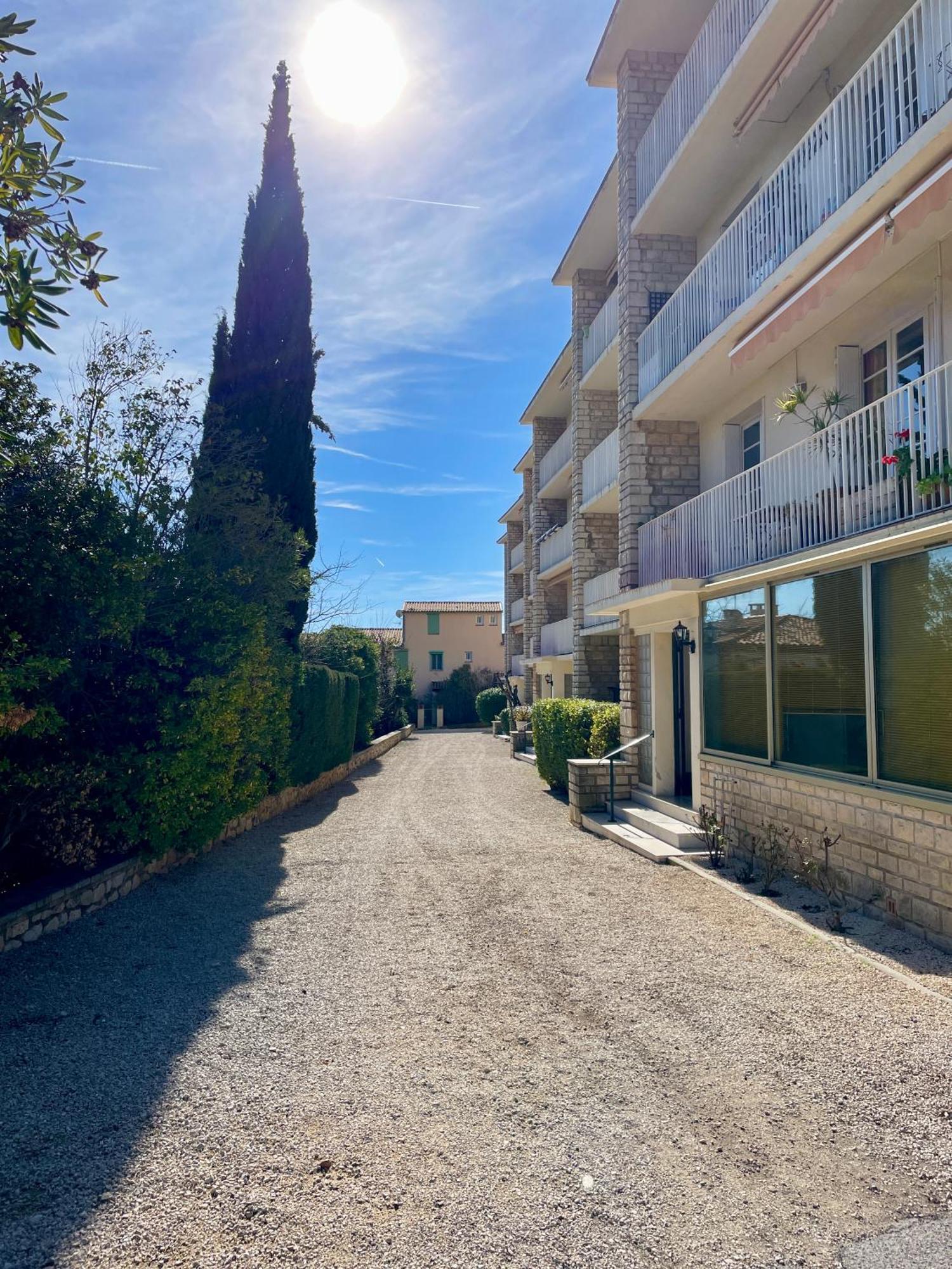 Au Coeur Et Au Calme De Bandol, Parking Et Climatisation Appartement Buitenkant foto
